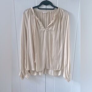 Yaya Women Top in champagne. Size Large.